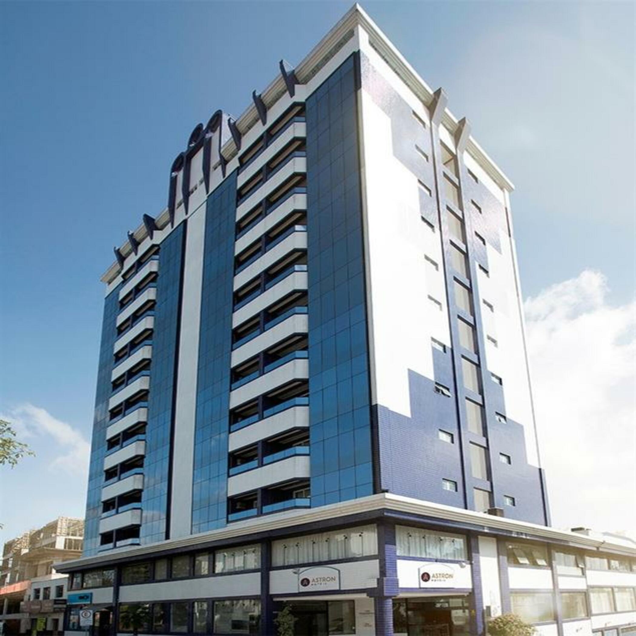 Astron Suites Sao Jose Dos Pinhais By Nobile Exterior photo